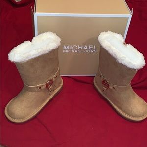 Micheal Kors Boots